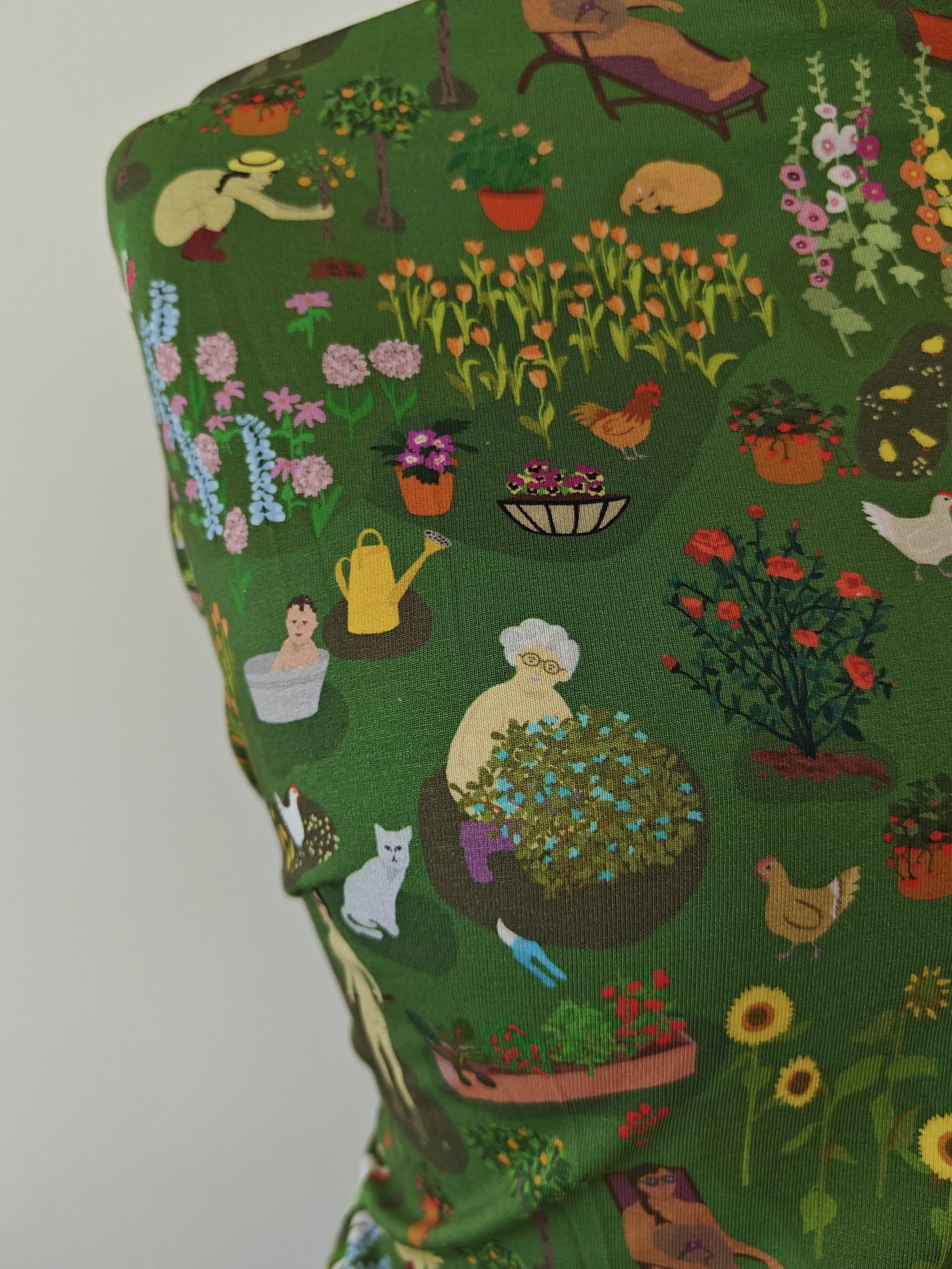 Hazeltjes Naked Gardening, organic jersey - Image 8